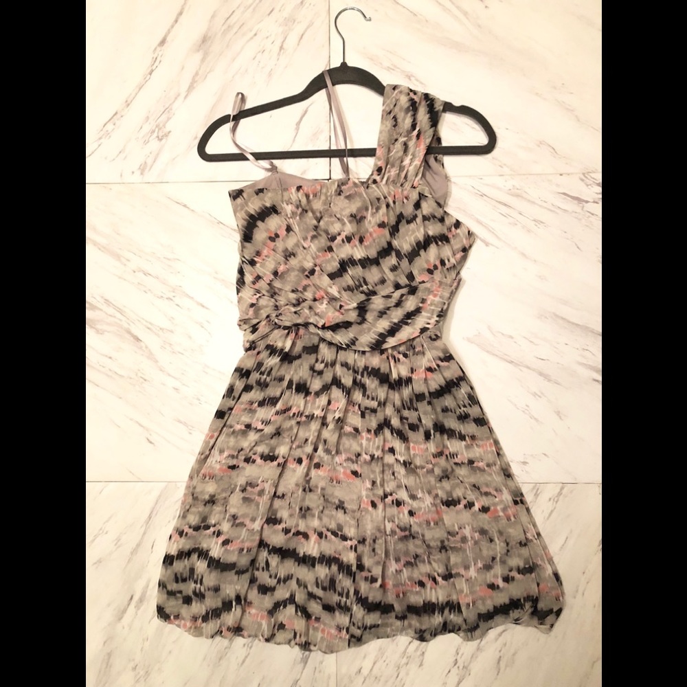 BCBG Generation ONE-SHOULDER RUCHED DRESS - Picture 4 of 4